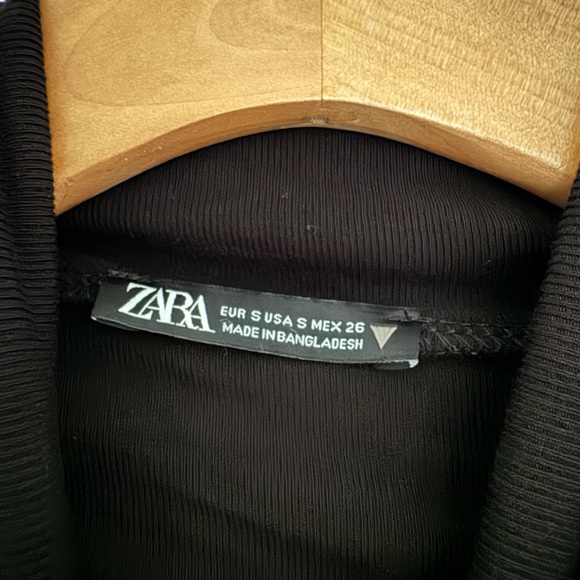 Zara women’s black long sleeve cropped stretchy turtleneck shirt top size small - Picture 3 of 3